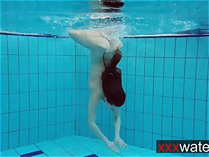 bouncy backside underwater Katrin