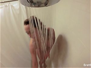 supah mind-blowing blondie Brett Rossi takes a ultra-cute bathroom